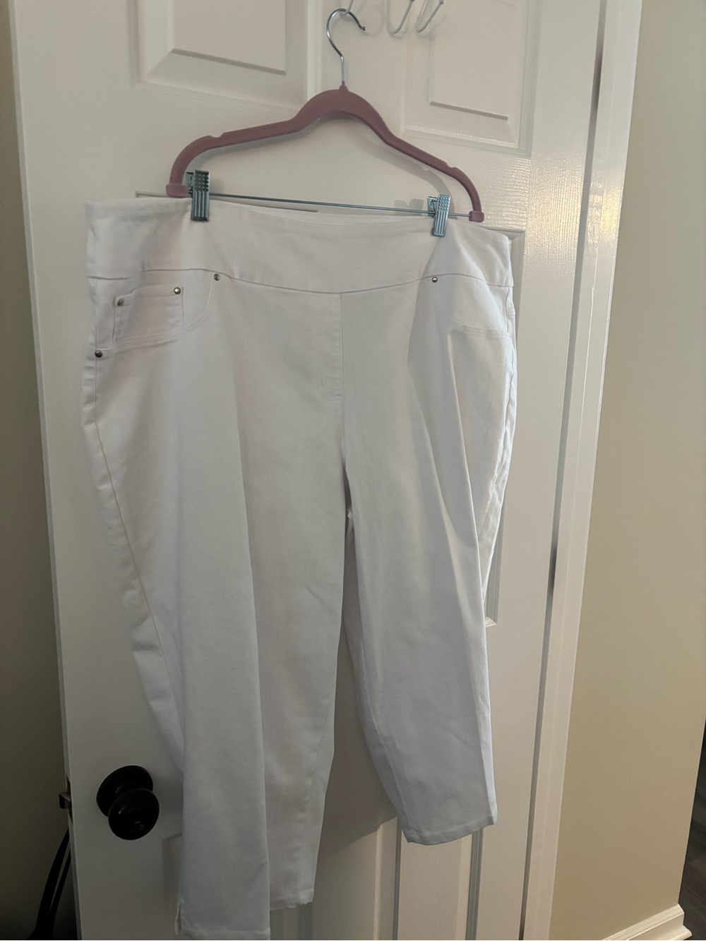 Ruby Rd. White Pull-On Crop Pants